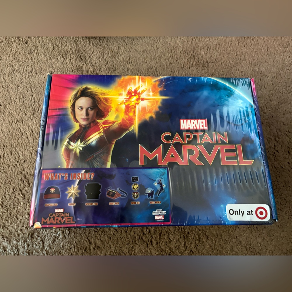 Captain marvel what’s inside target exclusive box